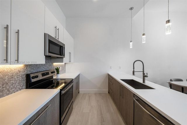 4480 NW 8th Place, Plantation, FL 33317