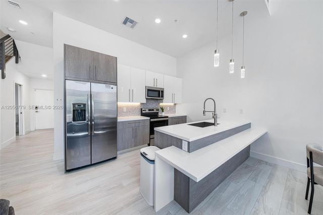 4480 NW 8th Place, Plantation, FL 33317