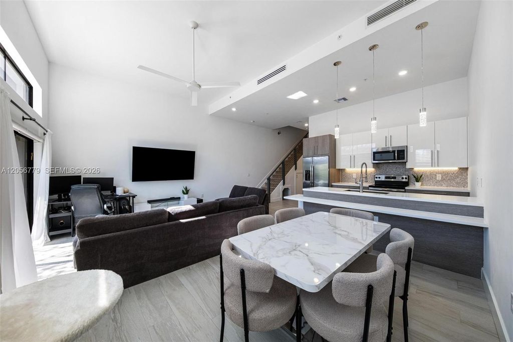 4480 NW 8th Place, Plantation, FL 33317