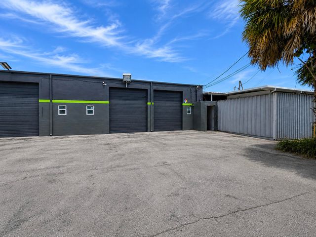 2360 NW 30TH Court, Oakland Park, FL 33311