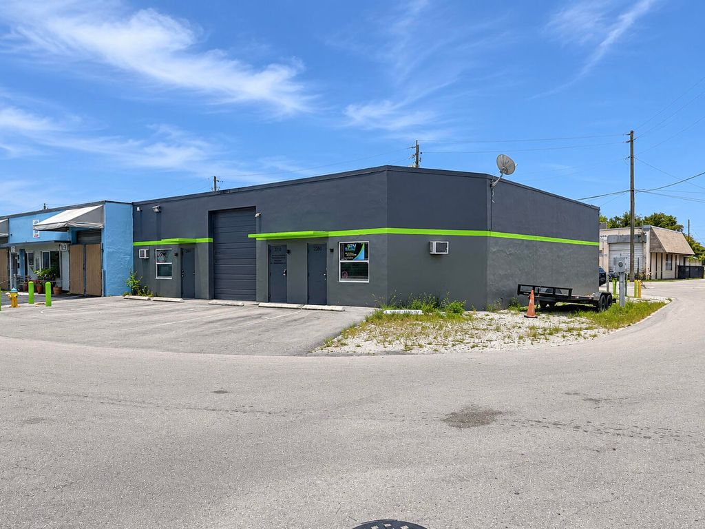 2360 NW 30TH Court, Oakland Park, FL 33311