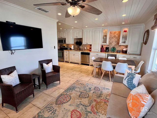 1129 W Beach Boulevard 303, Gulf Shores, AL 36542