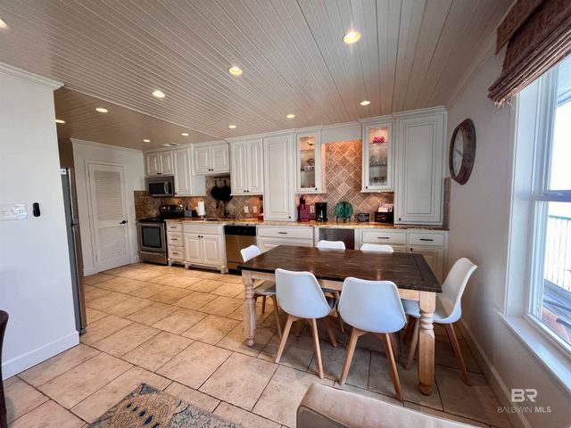 1129 W Beach Boulevard 303, Gulf Shores, AL 36542