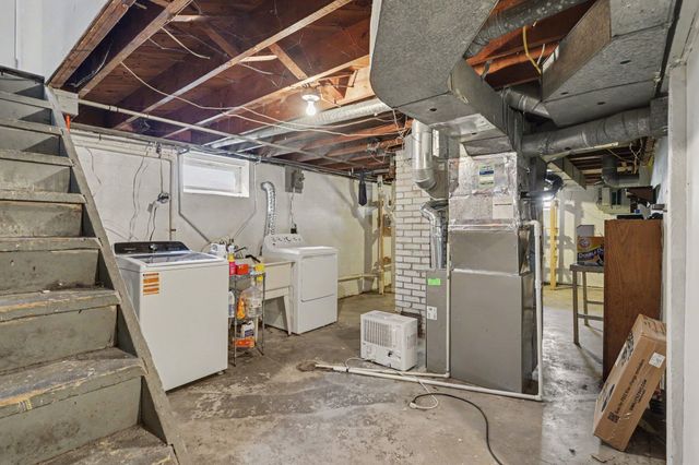 330 E Van Hoesen Boulevard, Portage City, MI 49002