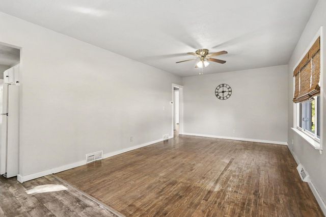330 E Van Hoesen Boulevard, Portage City, MI 49002