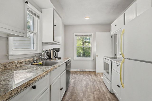 330 E Van Hoesen Boulevard, Portage City, MI 49002