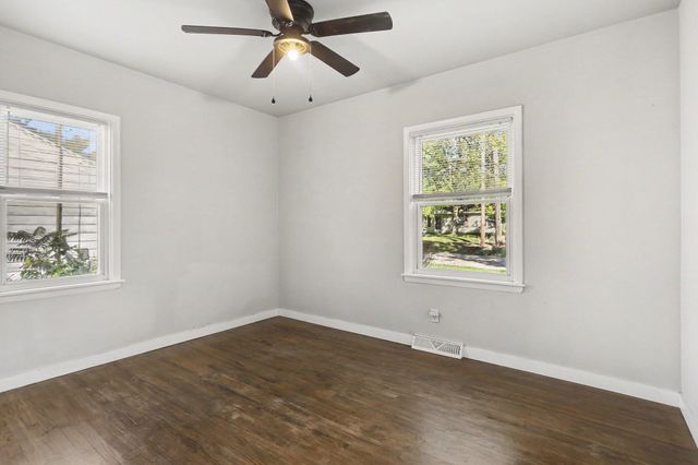 330 E Van Hoesen Boulevard, Portage City, MI 49002