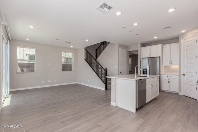5835 E Rose Garden Lane, Phoenix, AZ 85054