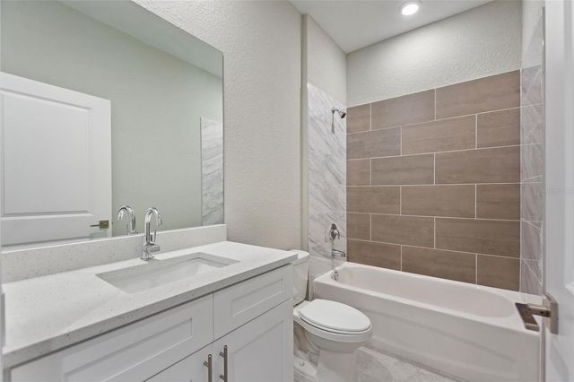 3707 FONTAINEBLEAU STREET, North Port, FL 34287