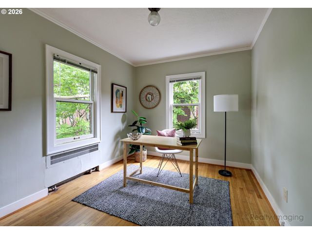 2937 Se HAWTHORNE Blvd, Portland, OR 97214