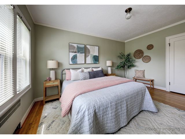 2937 Se HAWTHORNE Blvd, Portland, OR 97214