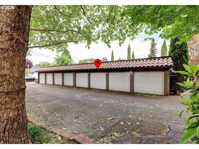 2937 Se HAWTHORNE Blvd, Portland, OR 97214