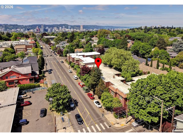2937 Se HAWTHORNE Blvd, Portland, OR 97214