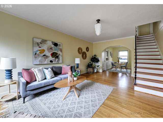 2937 Se HAWTHORNE Blvd, Portland, OR 97214