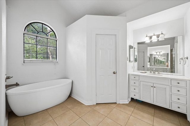 96 Eagle Rock Circle, The Woodlands, TX 77381