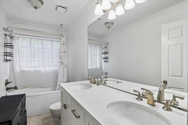 96 Eagle Rock Circle, The Woodlands, TX 77381