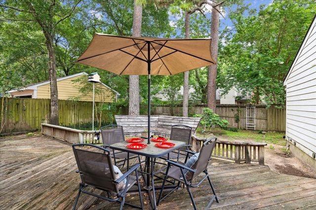 96 Eagle Rock Circle, The Woodlands, TX 77381