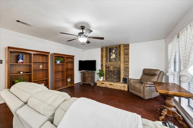 96 Eagle Rock Circle, The Woodlands, TX 77381