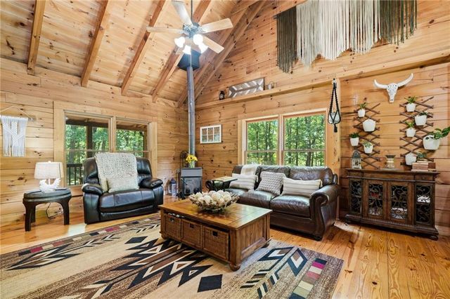 74 Farr Circle NE, Rydal, GA 30171