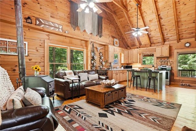 74 Farr Circle NE, Rydal, GA 30171
