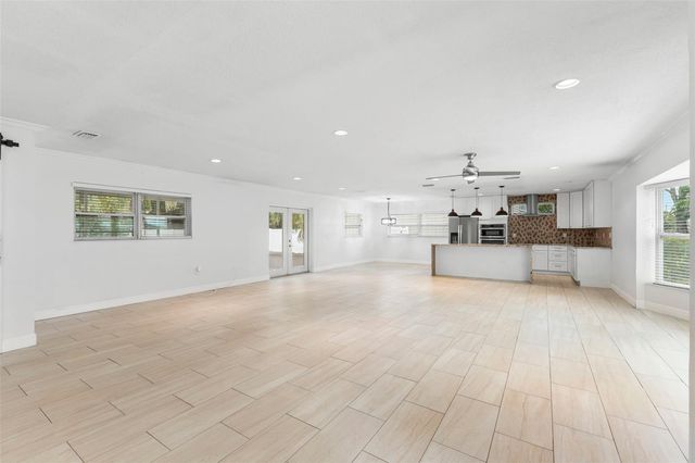 125 CARLYLE DRIVE, Palm Harbor, FL 34683