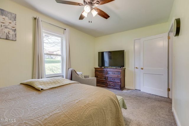 1211 Weaver Pike, Bristol, TN 37620