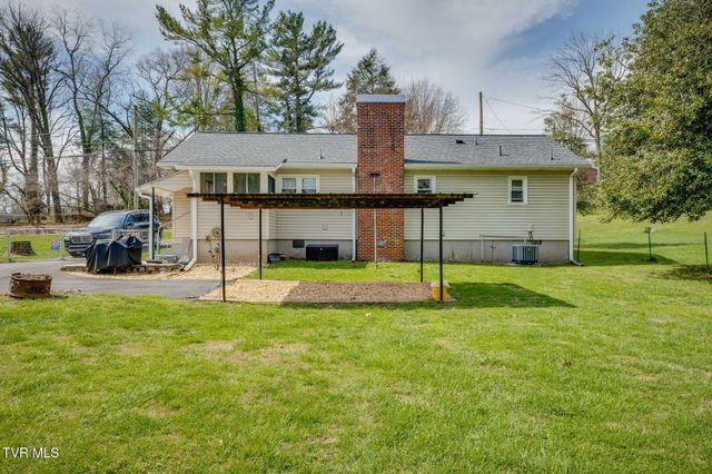 1211 Weaver Pike, Bristol, TN 37620