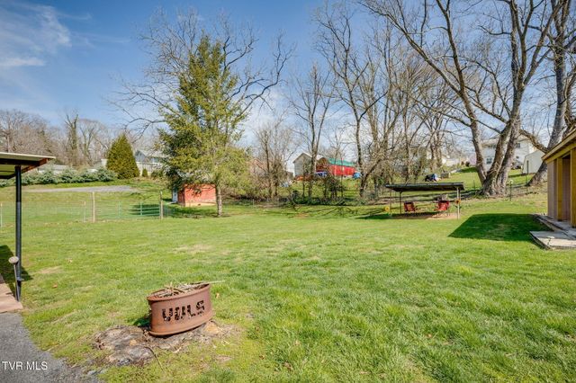 1211 Weaver Pike, Bristol, TN 37620