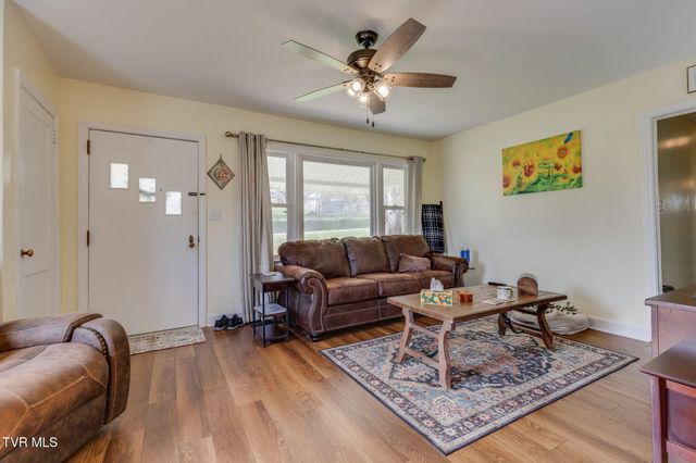 1211 Weaver Pike, Bristol, TN 37620