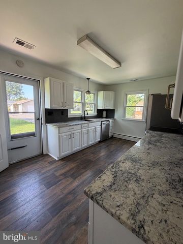 10112 S GRANT AVE, Manassas, VA 20110