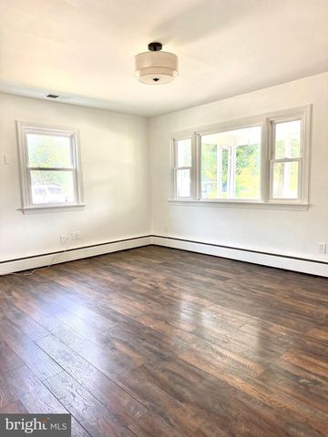 10112 S GRANT AVE, Manassas, VA 20110