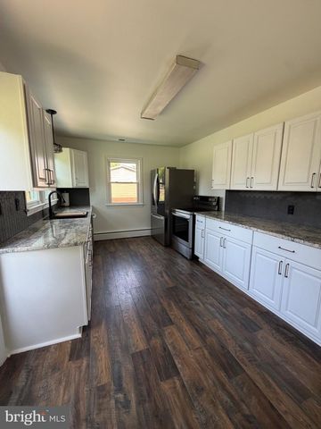 10112 S GRANT AVE, Manassas, VA 20110