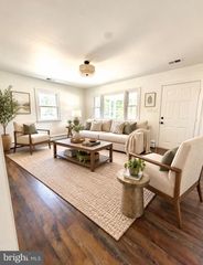10112 S GRANT AVE, Manassas, VA 20110