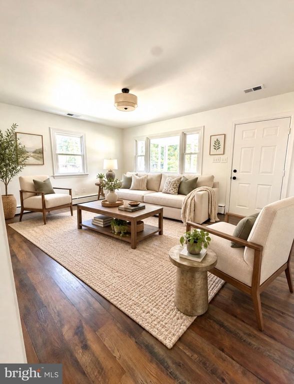 10112 S GRANT AVE, Manassas, VA 20110