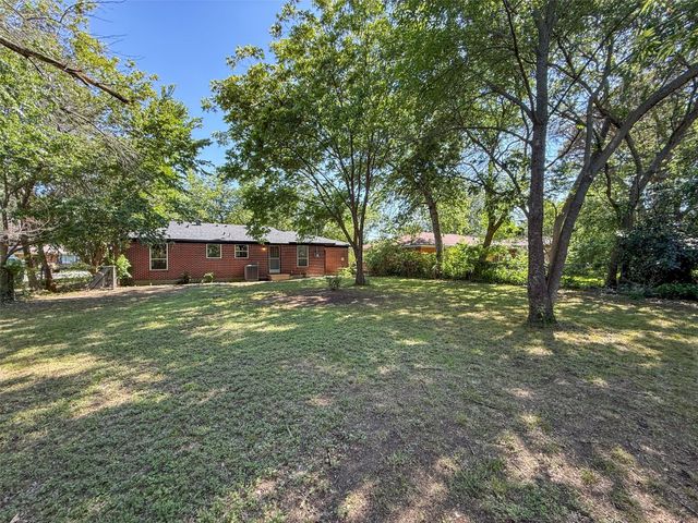 1812 Carlton Street, Denton, TX 76201