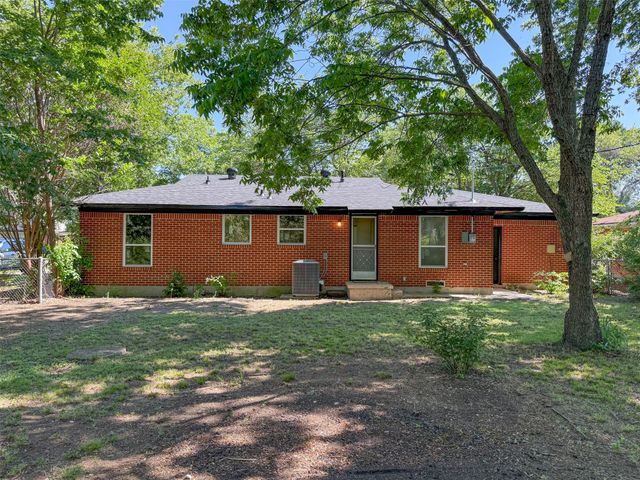 1812 Carlton Street, Denton, TX 76201