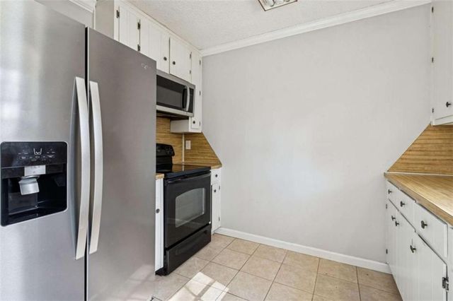 570 Wayside Drive, Lawrenceville, GA 30046