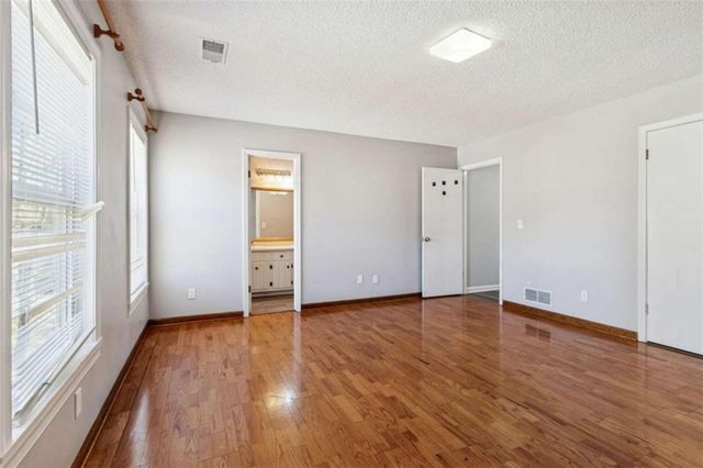 570 Wayside Drive, Lawrenceville, GA 30046