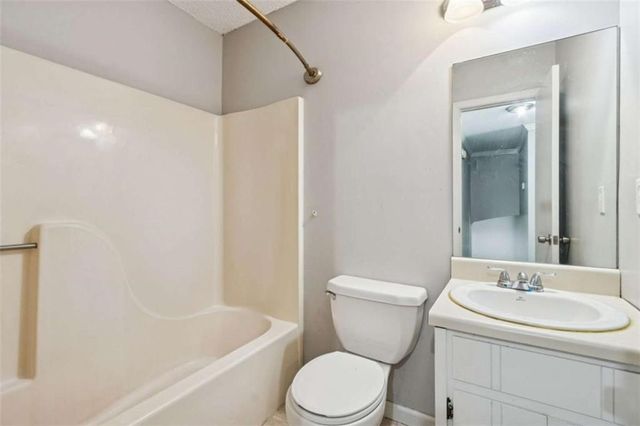 570 Wayside Drive, Lawrenceville, GA 30046