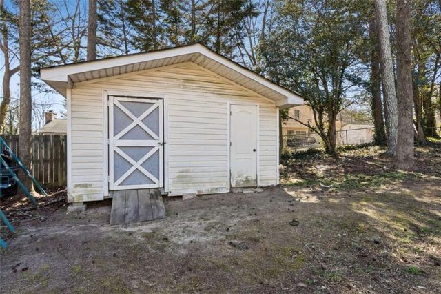 570 Wayside Drive, Lawrenceville, GA 30046