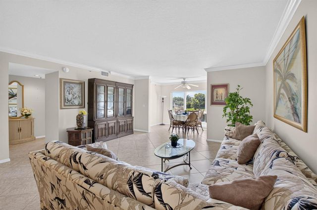 5778 Crystal Shores Drive 202, Boynton Beach, FL 33437