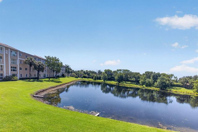 5778 Crystal Shores Drive 202, Boynton Beach, FL 33437