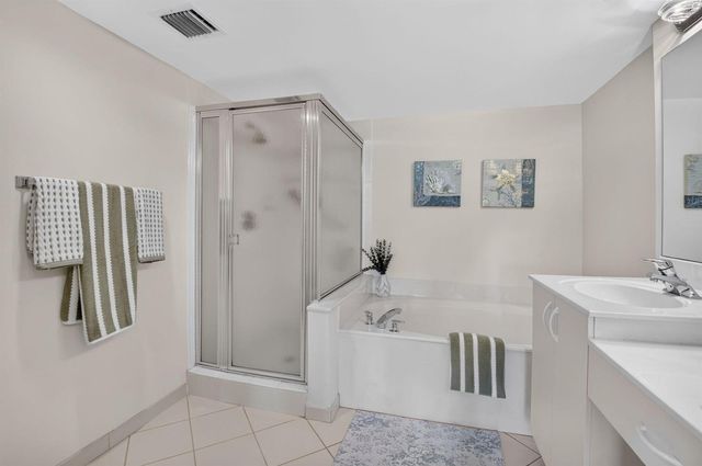 5778 Crystal Shores Drive 202, Boynton Beach, FL 33437