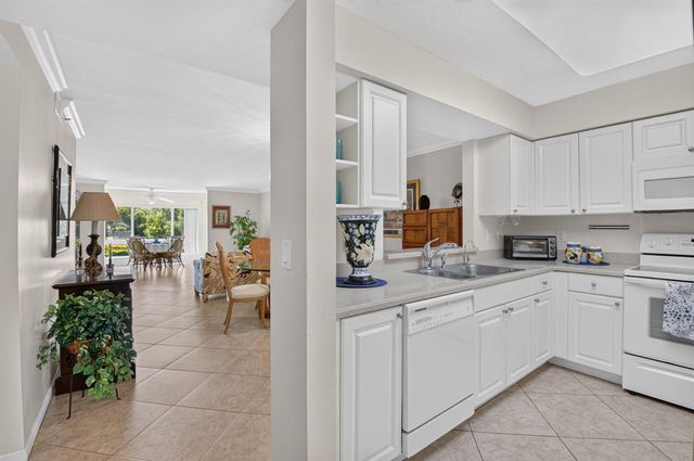 5778 Crystal Shores Drive 202, Boynton Beach, FL 33437