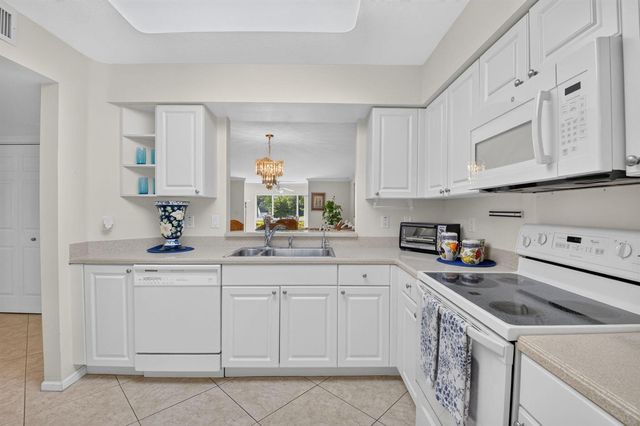 5778 Crystal Shores Drive 202, Boynton Beach, FL 33437