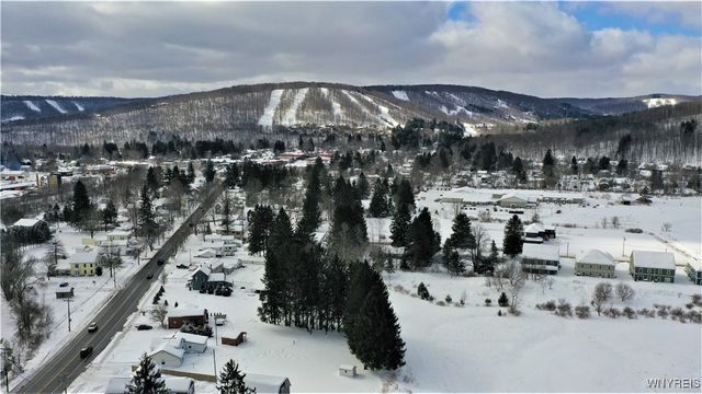 27 Glen Burn Trail, Ellicottville, NY 14731