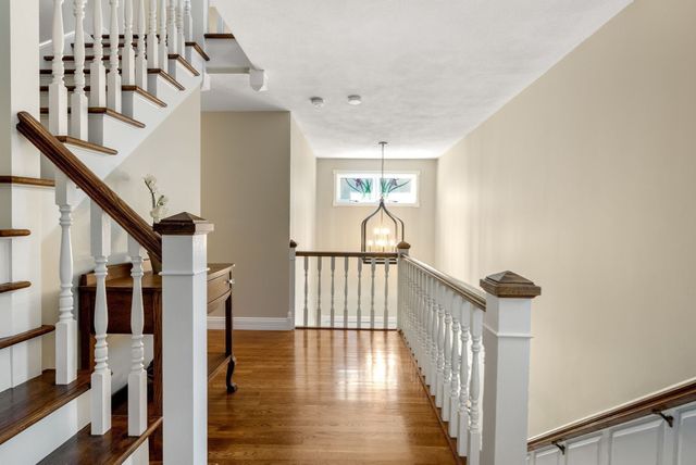 5 Queen Anne Rd, Hopkinton, MA 01748