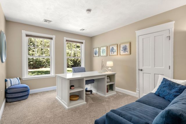 5 Queen Anne Rd, Hopkinton, MA 01748
