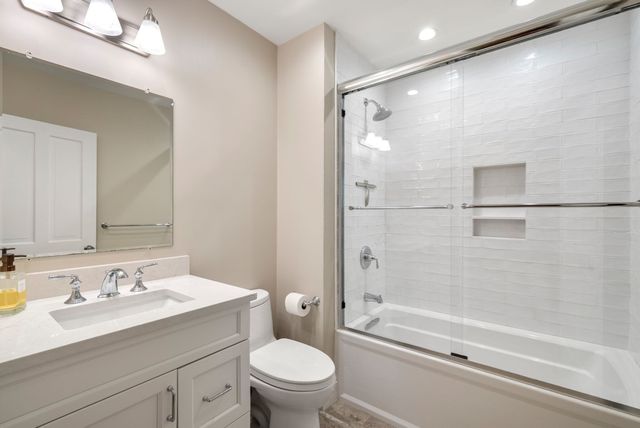 5 Queen Anne Rd, Hopkinton, MA 01748
