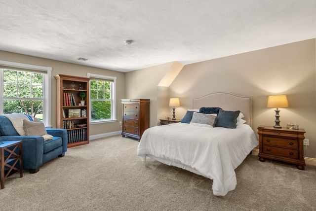 5 Queen Anne Rd, Hopkinton, MA 01748